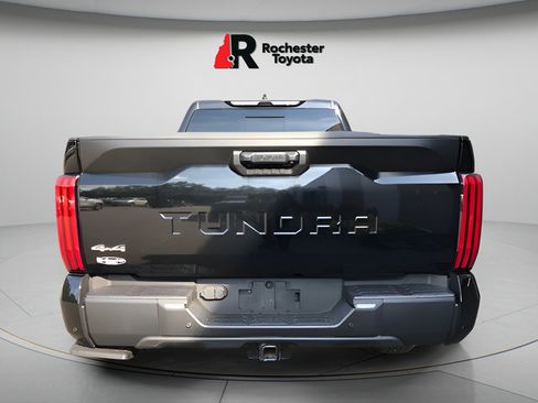 Used 2022 Toyota Tundra SR5 w/ SR5 Convenience Package AWD/4WD image 6