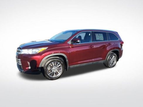 Used 2019 Toyota Highlander XLE image 19