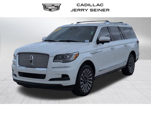 Used 2022 Lincoln Navigator L Reserve image 1