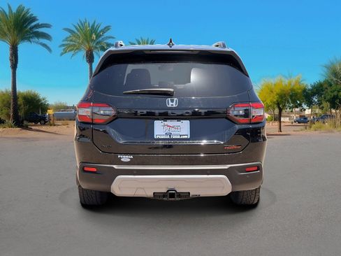 Used 2024 Honda Pilot TrailSport image 4