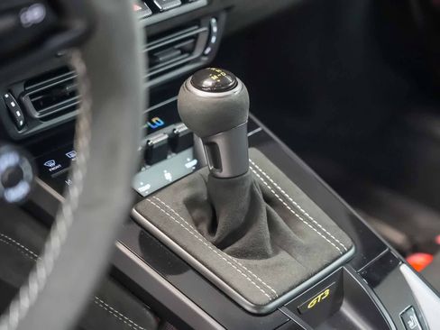 Certified 2022 Porsche 911 GT3 RWD image 22