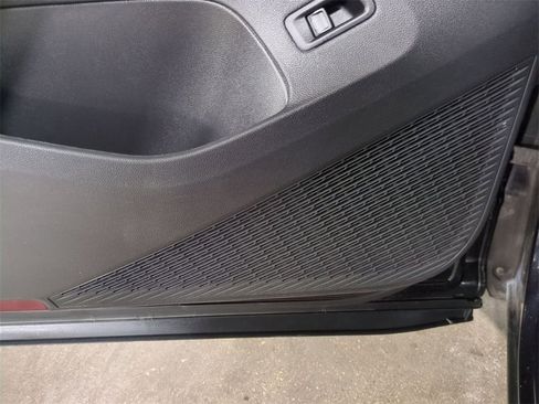 Used 2024 Volkswagen Atlas SE image 16