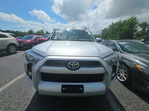 Used 2016 Toyota 4Runner SR5 Premium AWD/4WD image 2