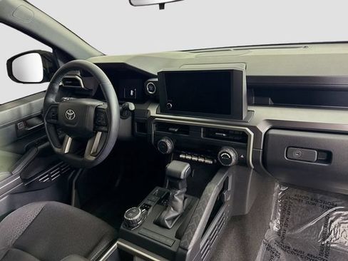 Used 2025 Toyota 4Runner SR5 AWD/4WD image 30