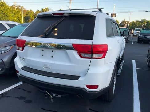 Used 2013 Jeep Grand Cherokee Laredo w/ Laredo E Group AWD/4WD image 5