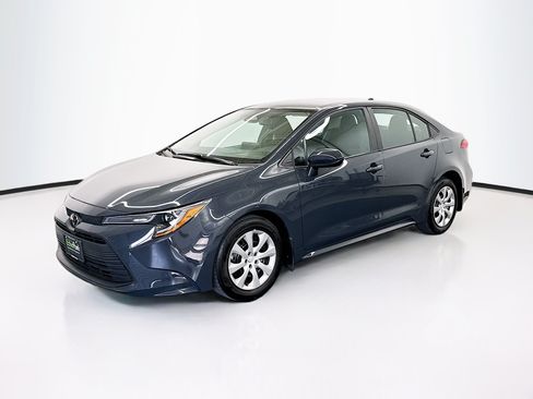 Used 2025 Toyota Corolla LE FWD image 3