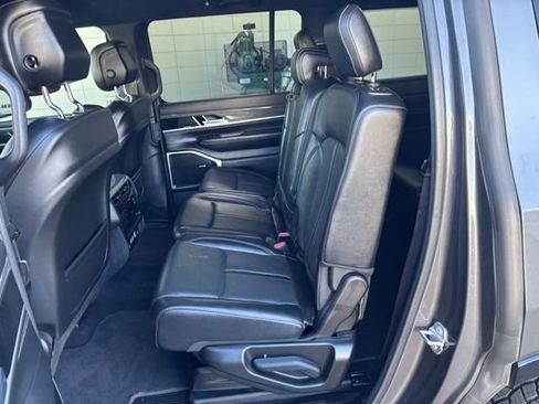 Used 2022 Jeep Wagoneer Series II image 31