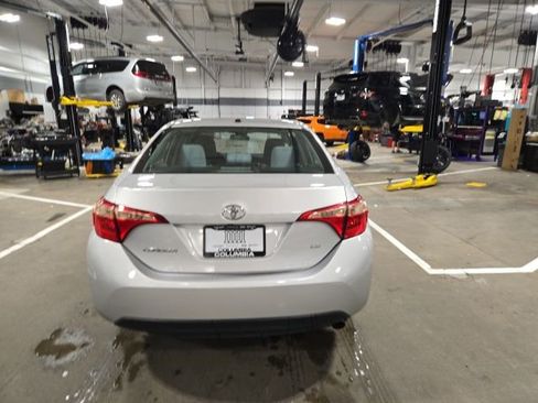 Used 2017 Toyota Corolla LE w/ LE Premium Package image 5