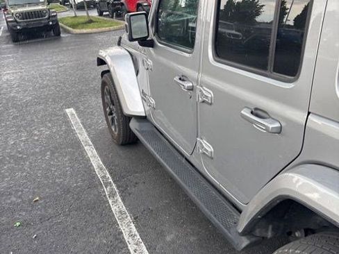 Used 2021 Jeep Wrangler Unlimited Sahara AWD/4WD image 14