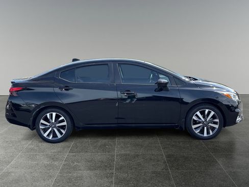 Used 2020 Nissan Versa SR FWD image 10