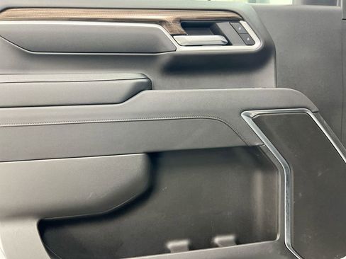 Used 2025 Chevrolet Silverado 2500 LT w/ Safety Package image 21