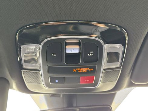 Used 2024 Hyundai Santa Cruz Limited image 32