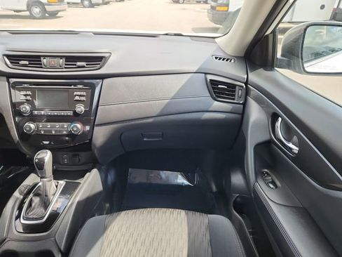 Used 2017 Nissan Rogue S FWD image 21