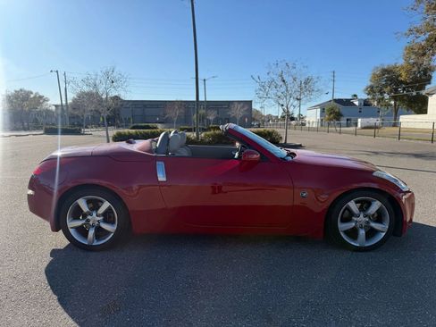 Used 2007 Nissan 350Z Touring image 3