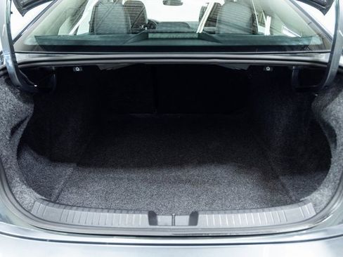 Used 2024 Volkswagen Jetta SE image 9