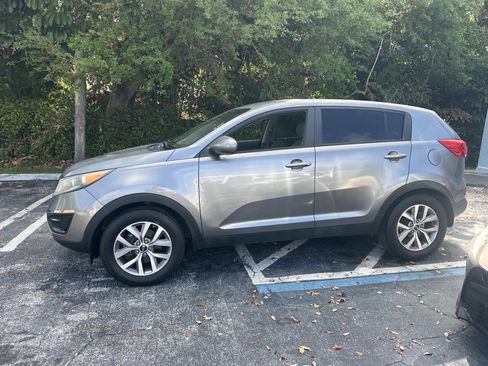 Used 2016 Kia Sportage LX image 11