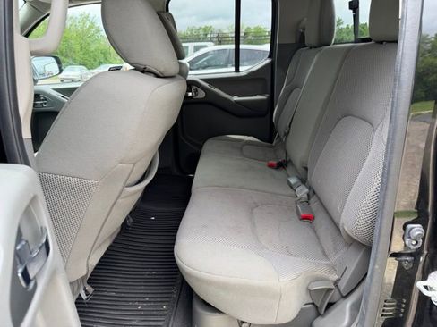 Used 2021 Nissan Frontier SV w/ Midnight Edition Floor Mats image 8