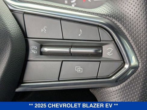 New 2025 Chevrolet Blazer EV LT image 18
