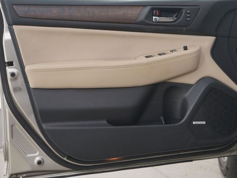 Used 2015 Subaru Outback 3.6R Limited image 23