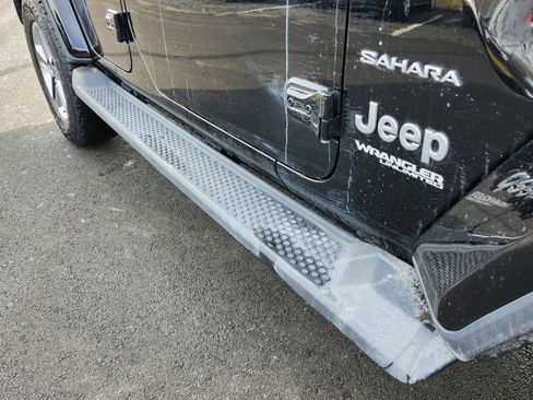 Used 2020 Jeep Wrangler Unlimited Sahara image 11