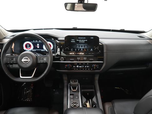 Used 2024 Nissan Pathfinder Platinum AWD/4WD image 14