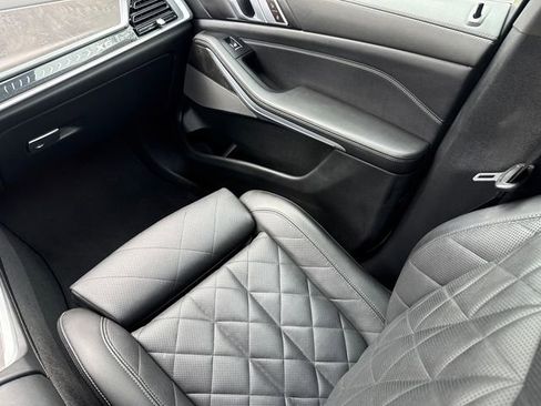 Used 2024 BMW X5 xDrive40i w/ Premium Package image 16