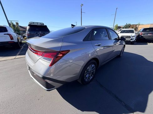 Used 2024 Hyundai Elantra SEL FWD image 4