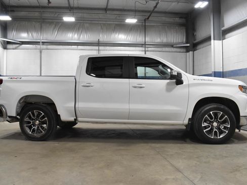 Used 2023 Chevrolet Silverado 1500 LT AWD/4WD image 29
