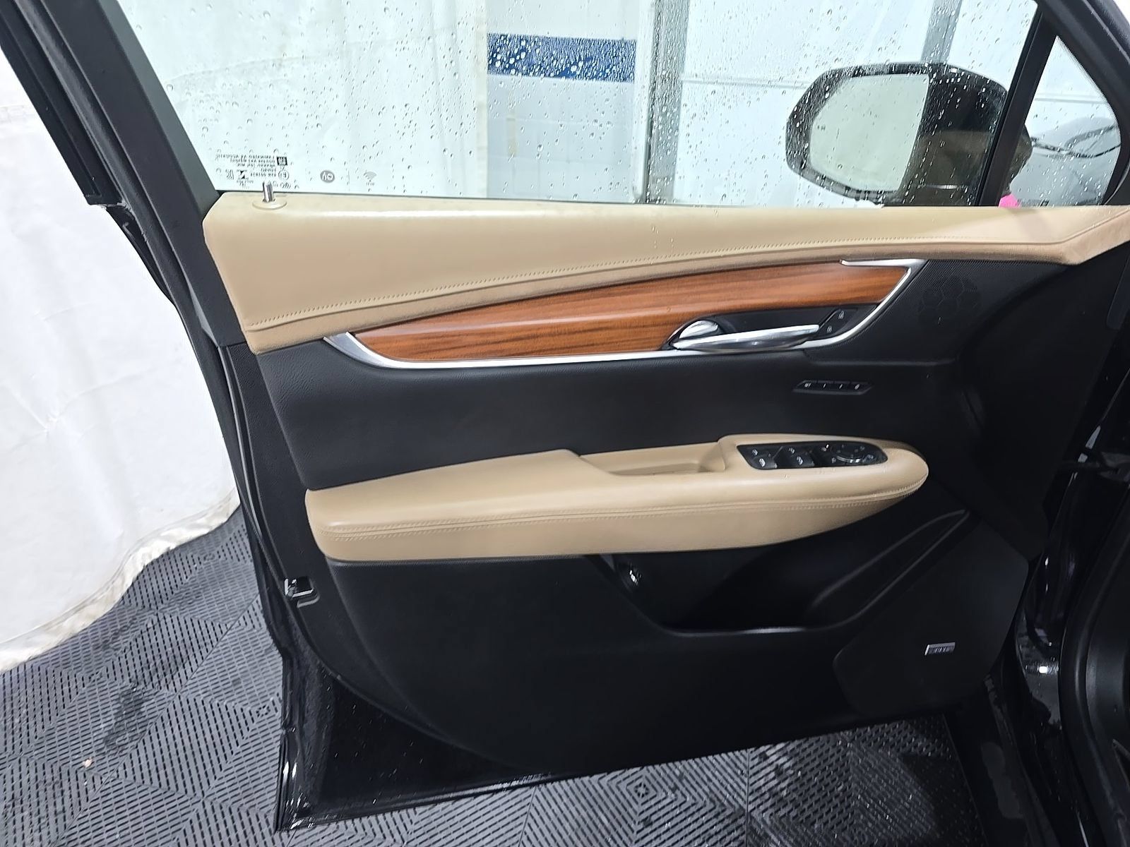 Used 2019 Cadillac XT5 Platinum AWD/4WD image 11