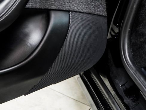 Used 2021 Tesla Model S Plaid image 40