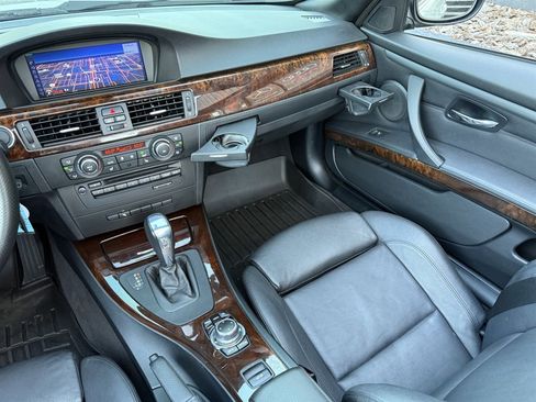 Used 2013 BMW 335i Convertible image 25