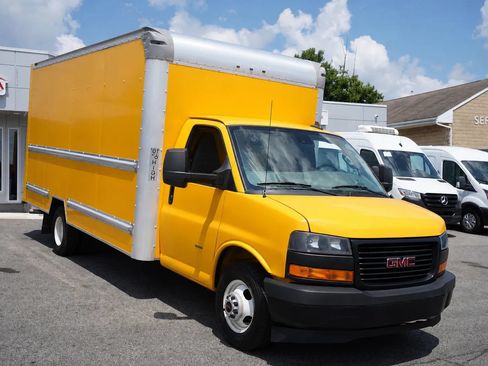 Used 2021 GMC Savana 3500 Extended w/ Power Convenience Package RWD image 3