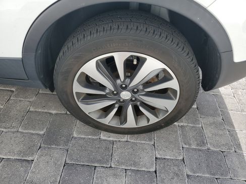 Used 2021 Buick Encore Preferred image 7