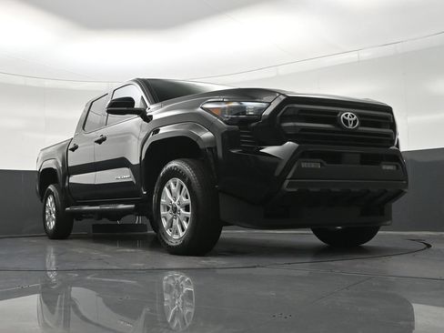 Used 2025 Toyota Tacoma SR5 RWD image 30