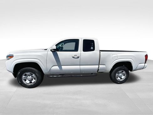 Used 2021 Toyota Tacoma SR w/ SR Convenience Package AWD/4WD image 5