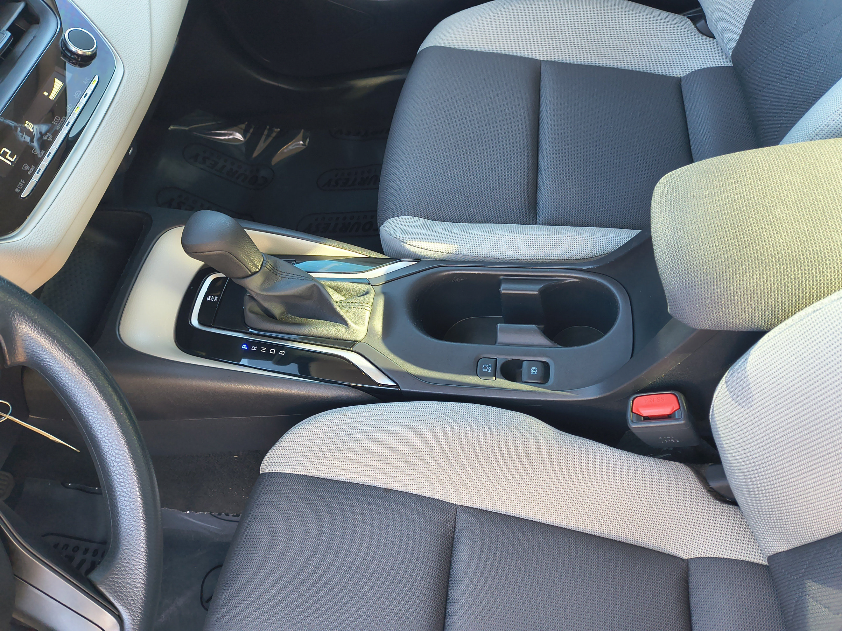 Used 2024 Toyota Corolla LE FWD image 20