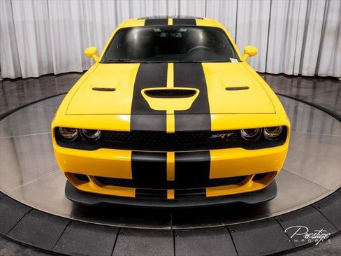 Used 2017 Dodge Challenger SRT Hellcat RWD image 3