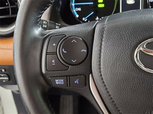 Used 2018 Toyota RAV4 Limited w/ Advanced Technology Package image 31