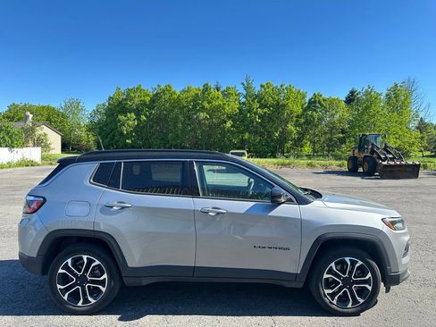 Used 2024 Jeep Compass Limited AWD/4WD image 12