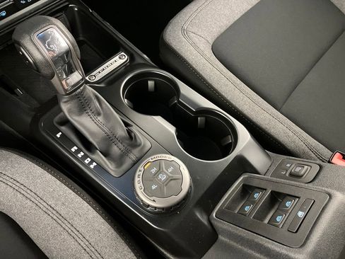 New 2025 Ford Bronco 4-Door image 27