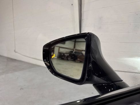 Used 2018 Lexus LS 500 w/ Accessory Package (Z1) RWD image 31