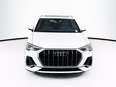 Used 2024 Audi Q3 2.0T Premium AWD/4WD image 2