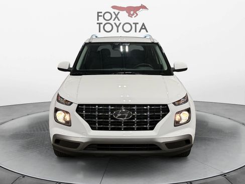 Used 2025 Hyundai Venue SEL FWD image 9