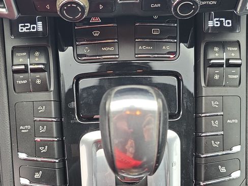 Used 2012 Porsche Cayenne AWD/4WD image 22