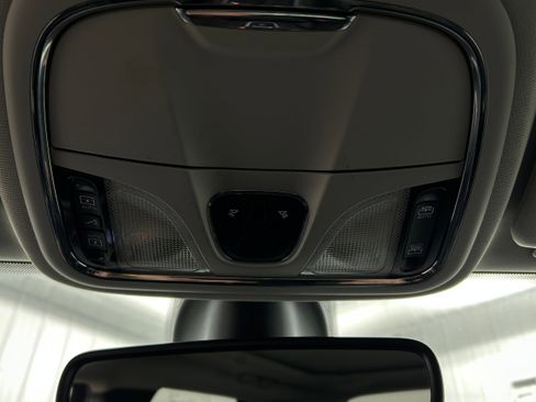 Used 2019 Jeep Cherokee Limited AWD/4WD image 28