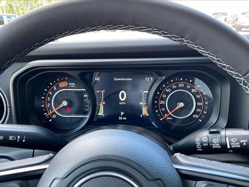 New 2026 Jeep Wrangler Unlimited Rubicon AWD/4WD image 10