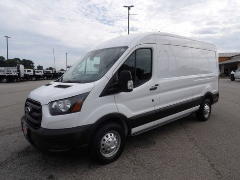 Used 2020 Ford Transit 250 Medium Roof AWD image 3