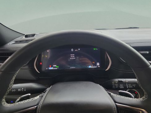 Used 2022 Jeep Grand Cherokee Overland w/ Luxury Tech Group IV image 23