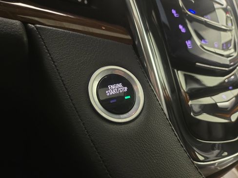 Used 2017 Cadillac Escalade ESV Luxury image 29