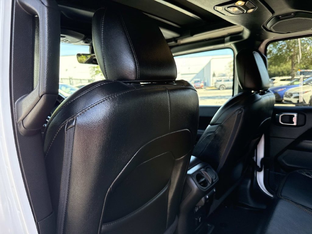 Used 2021 Jeep Wrangler Unlimited Sahara AWD/4WD image 17